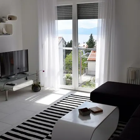 - Charming With Sea View And Private Parking Διαμέρισμα Ριέκα