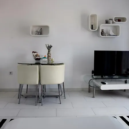 - Charming With Sea View And Private Parking *