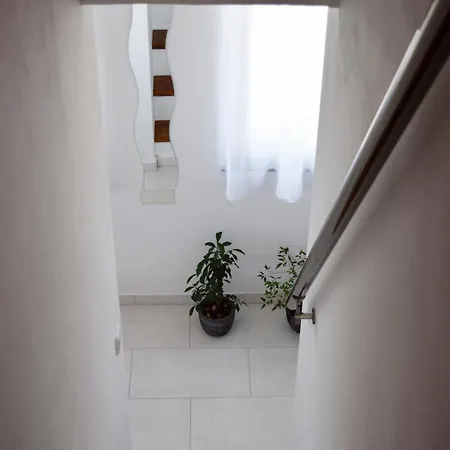 Apartman - Charming With Sea View And Private Parking