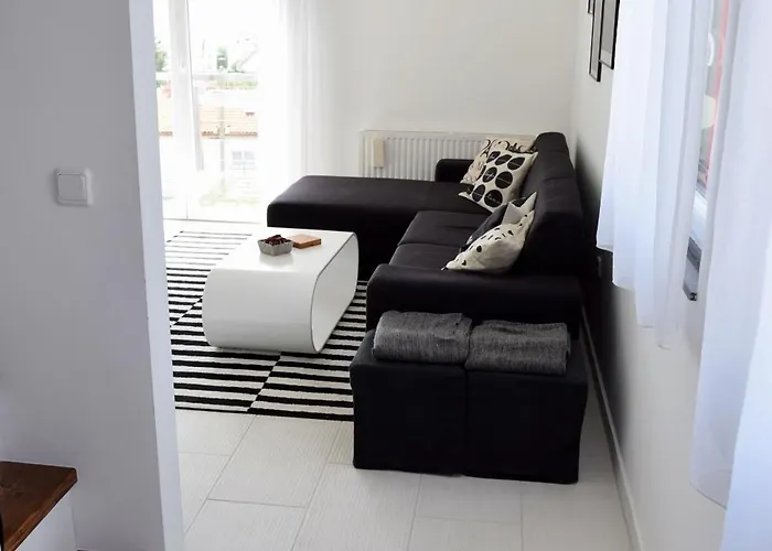 - Charming With Sea View And Private Parking Rijeka