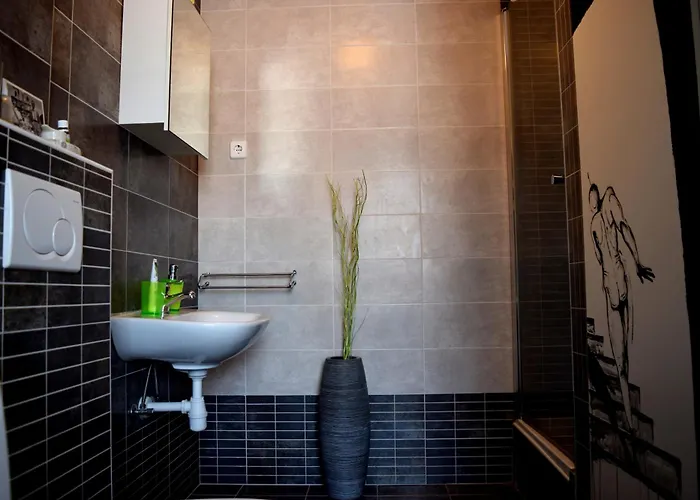 - Charming With Sea View And Private Parking